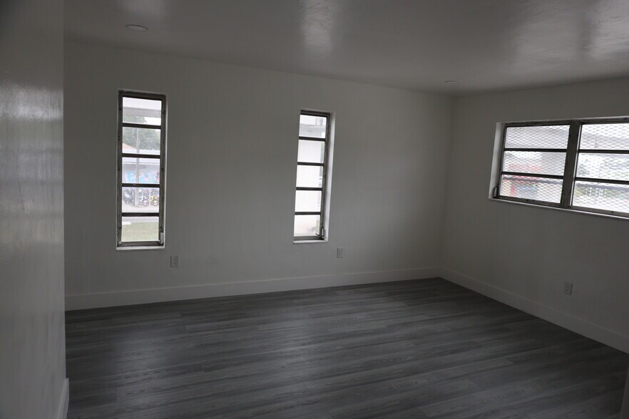 More Photos Of 4634 NW 27th Ave, Miami Freestanding For Lease