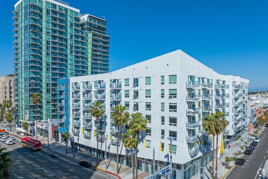 Primary Photo Of 330 E 3rd St, Long Beach Apartments For Lease