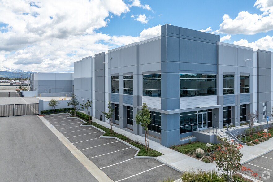 More Photos Of 509 Alabama St, Redlands Distribution For Sale