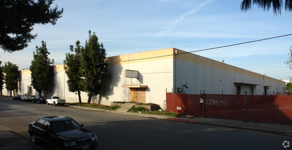 More Photos Of 6817-6833 E Acco St, Commerce Distribution For Lease