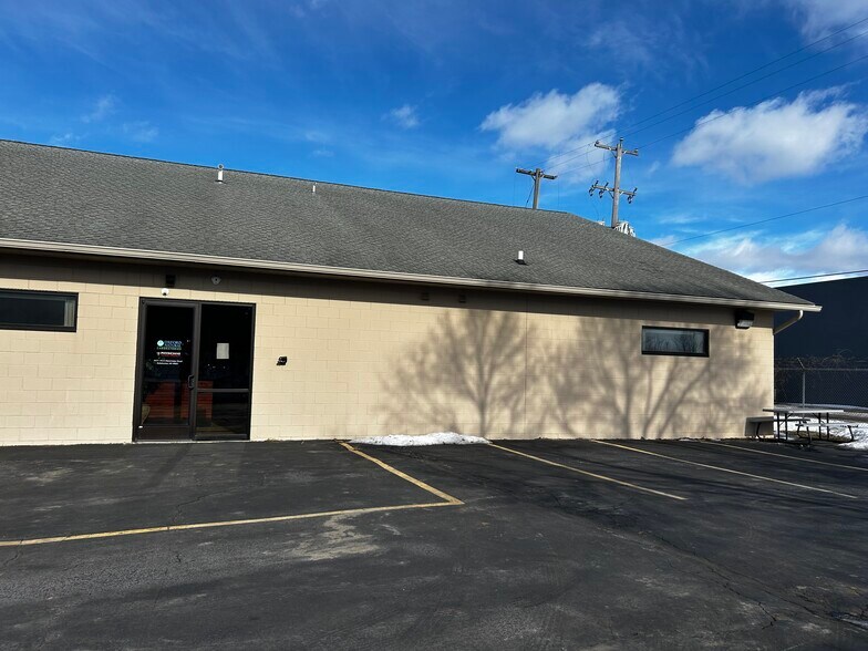 More Photos Of 4433 Manchester Rd, Kalamazoo Distribution For Lease