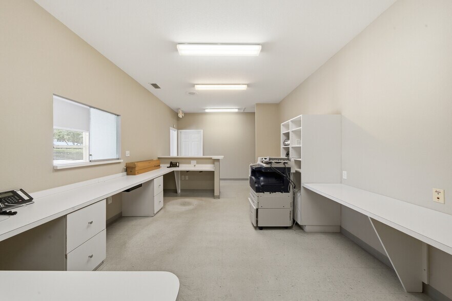 More Photos Of 401 W Interlake Blvd, Lake Placid Office For Sale