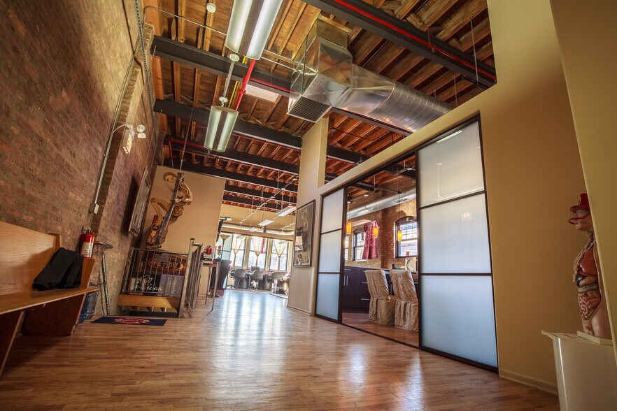 More Photos Of 4007 S Wabash Ave, Chicago Office For Sale