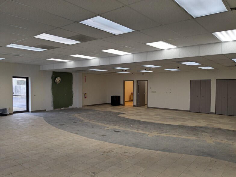 More Photos Of 4579-4695 Great Northern Blvd, North Olmsted Unknown For Sale