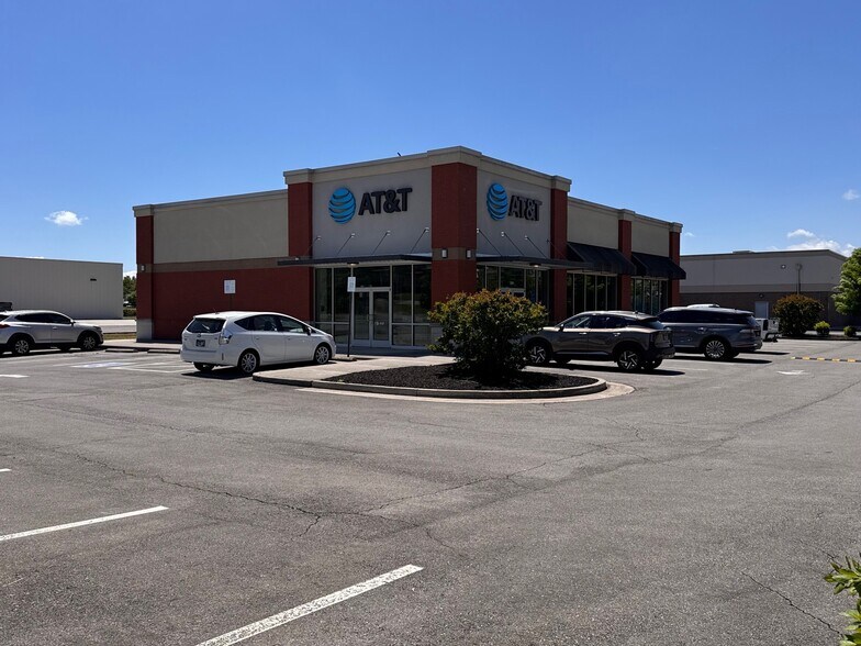 Primary Photo Of 1291 Oak Ridge Tpke, Oak Ridge Storefront Retail Office For Lease