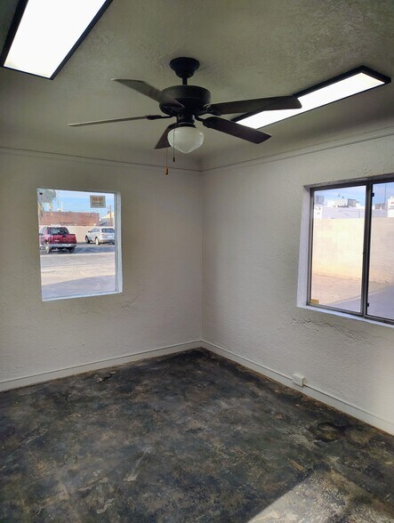 More Photos Of 219 W Mahoney Ave, Mesa Service For Lease