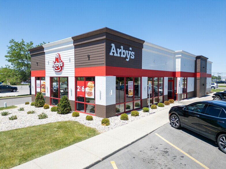 More Photos Of 7141 Durand Ave, Sturtevant Fast Food For Sale