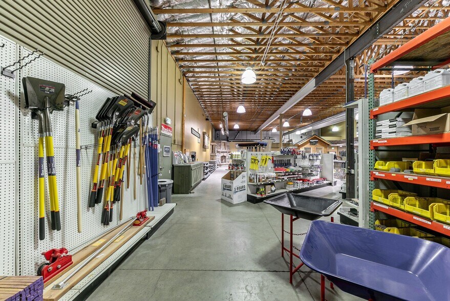 More Photos Of 10642 Pioneer Trl, Truckee Freestanding For Sale
