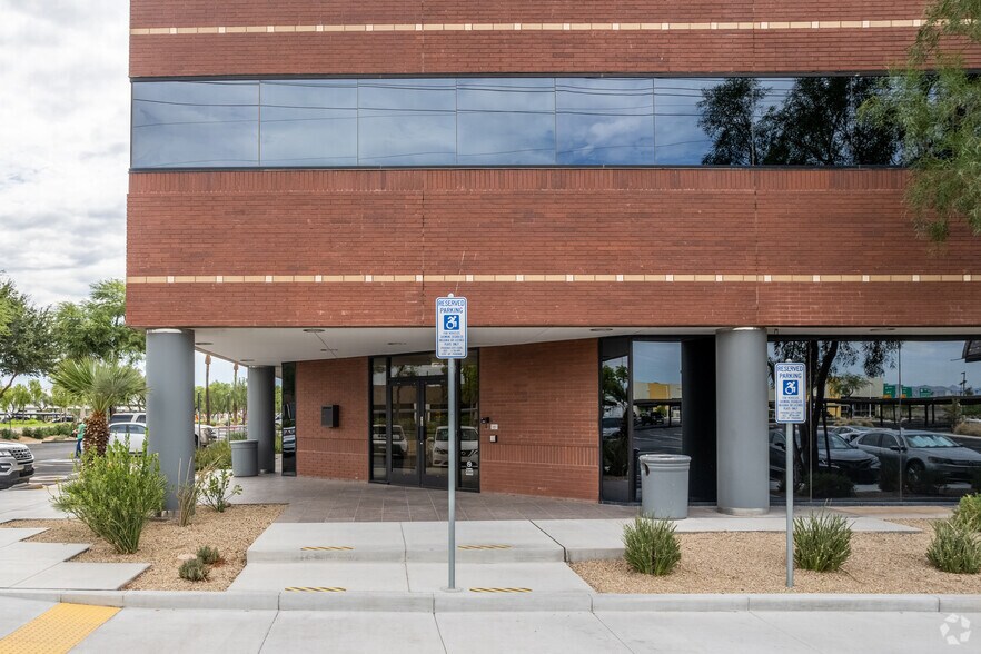 More Photos Of 4605 E Elwood St, Phoenix Office For Lease