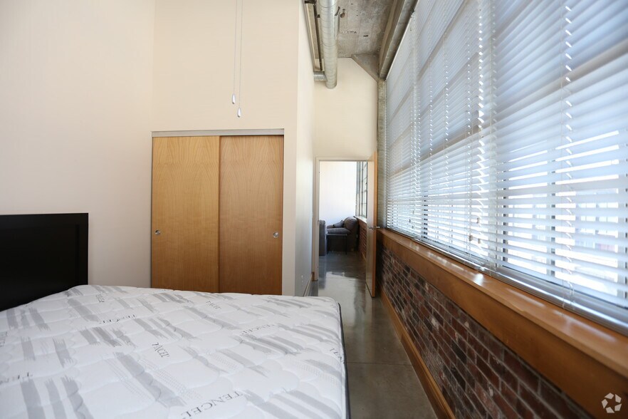 More Photos Of 24 S Spring Ave, Saint Louis Apartments For Sale