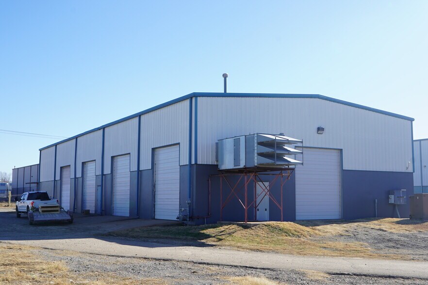 More Photos Of 6650 S 61st West Ave, Tulsa Warehouse For Lease
