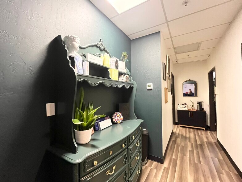 More Photos Of 1130 Conroy Ln, Roseville Medical For Sale