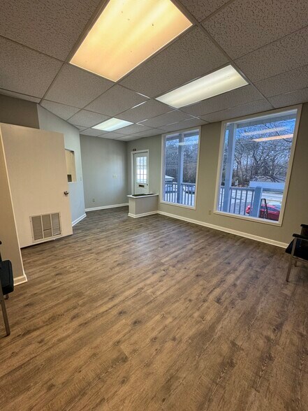 More Photos Of 813 Main St, Stone Mountain Medical For Lease