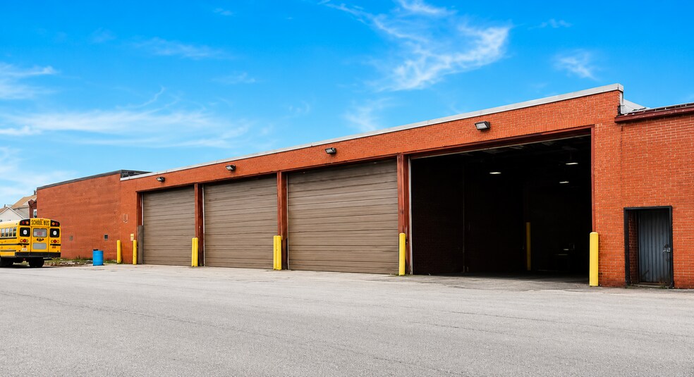 More Photos Of 1601 S Wolcott Ave, Chicago Warehouse For Lease