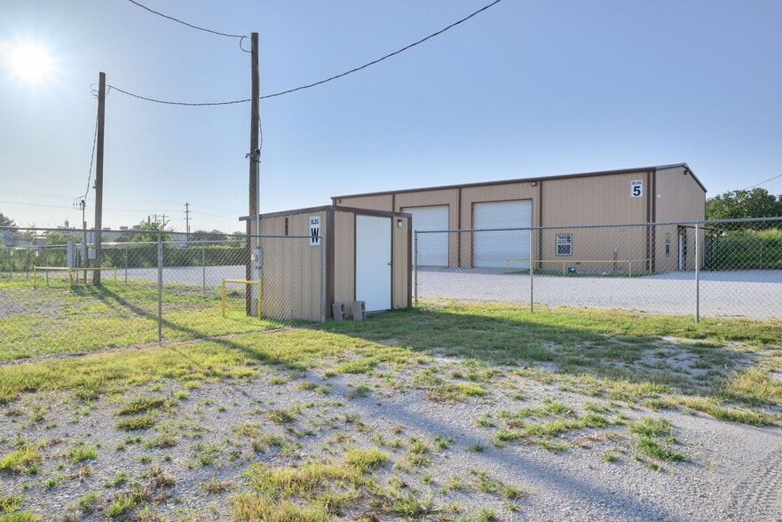 More Photos Of 3008 Ranger Hwy, Weatherford Manufacturing For Sale