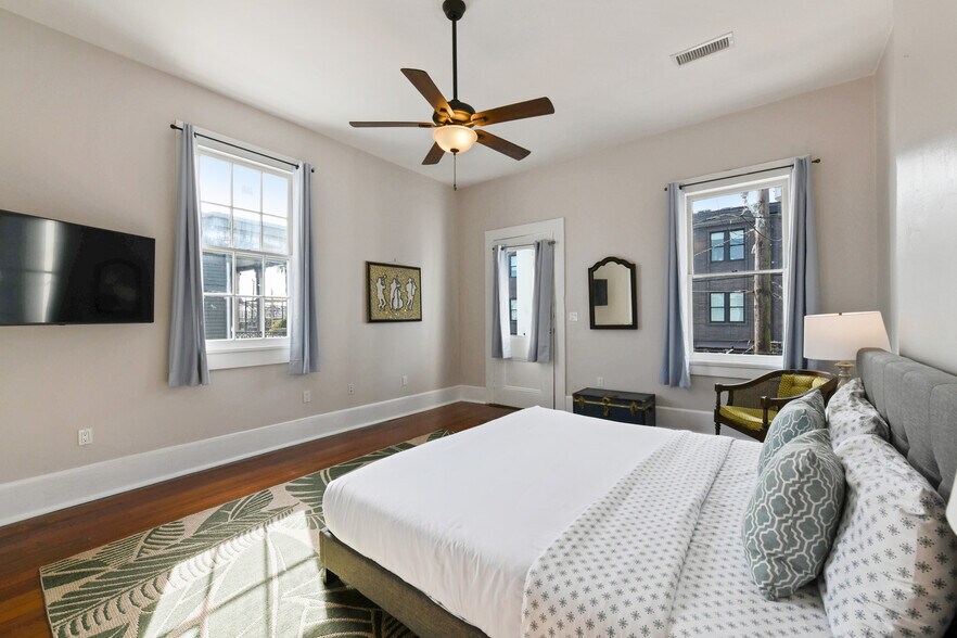 More Photos Of 1572 Magazine St, New Orleans Specialty For Sale