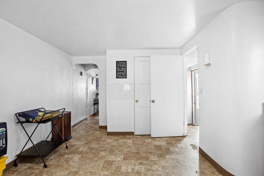 More Photos Of 1104 2nd St SE, Minot Apartments For Sale