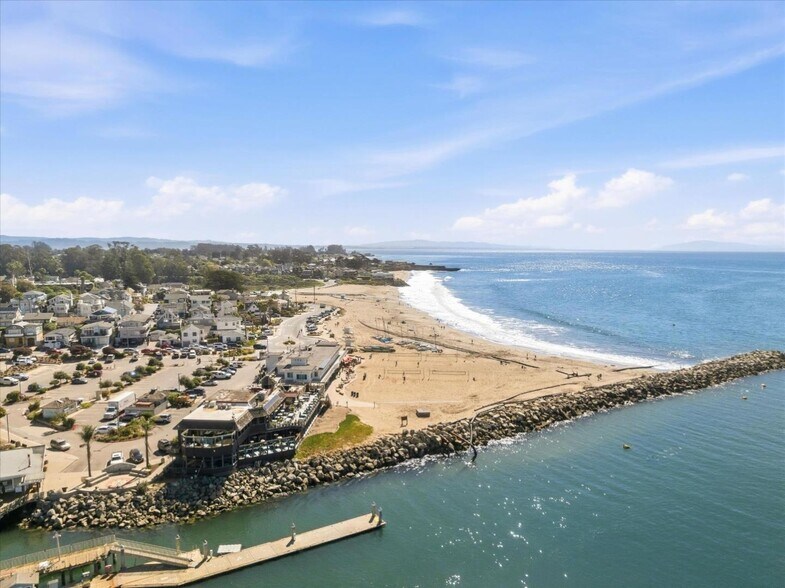 More Photos Of 171 Marine Parade, Santa Cruz Apartments For Sale