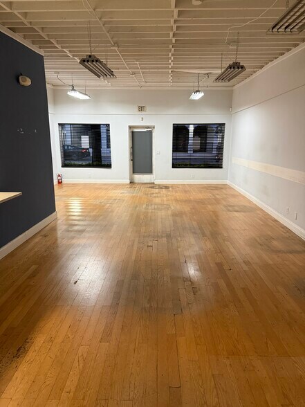 More Photos Of 1-9 S Swinton Ave, Delray Beach Storefront Retail Office For Lease
