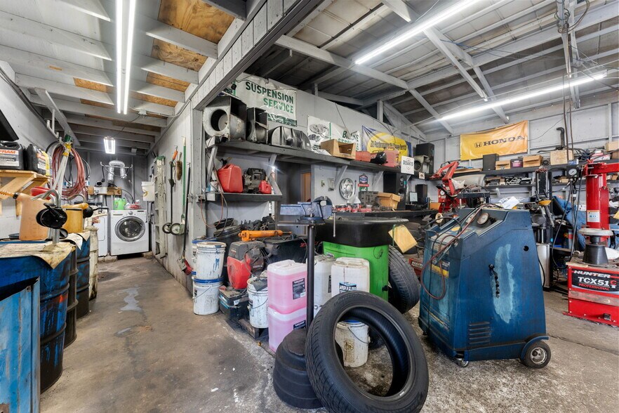 More Photos Of 1814 S Parsons Ave, Seffner Auto Dealership For Sale