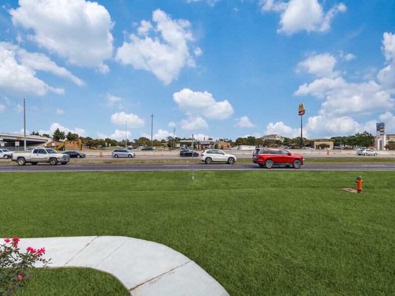 More Photos Of 101 E Us-80 Hwy, Forney Freestanding For Sale