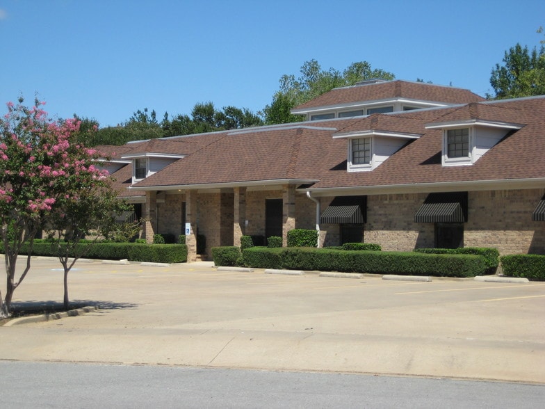 More Photos Of 1245 Southridge Ct, Hurst Office Residential For Lease