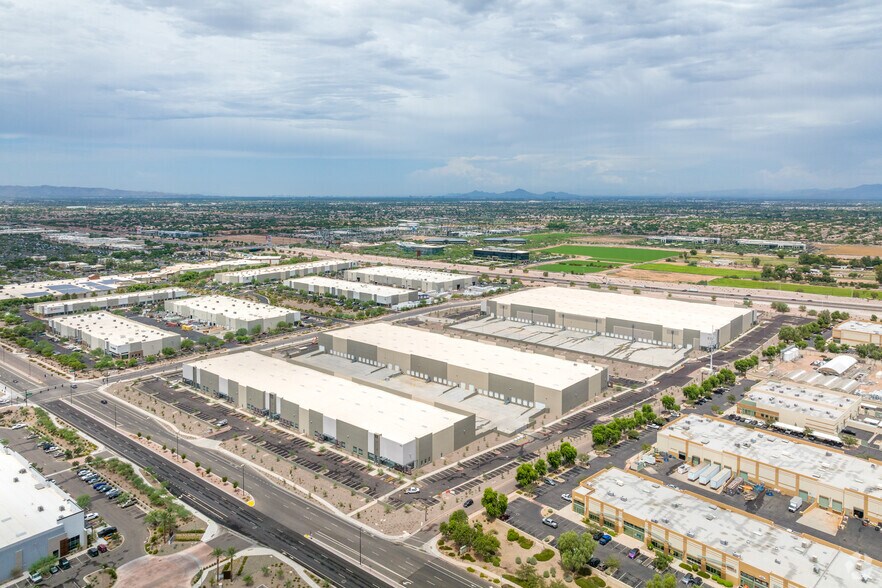 More Photos Of 430 E Germann Rd, Gilbert Warehouse For Lease