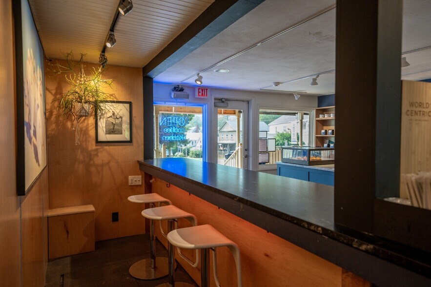 More Photos Of 53470 NY-30 Hwy, Roxbury Flex For Sale