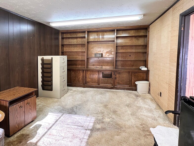 More Photos Of 195 Elm St, Blackfoot Office For Sale