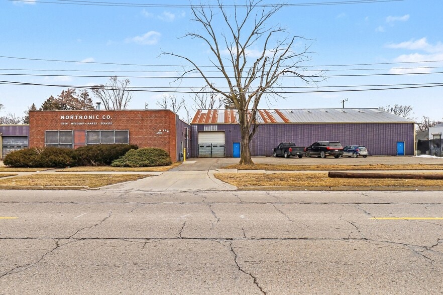 More Photos Of 20210 Sherwood St, Detroit Warehouse For Sale