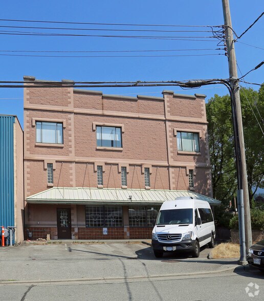 More Photos Of 1496-1498 Rupert St, North Vancouver District Warehouse For Sale