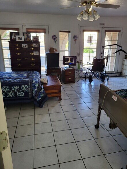 More Photos Of 710 N Mann Ave, Tucson Healthcare For Sale