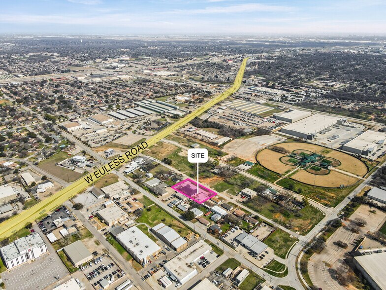 More Photos Of 908 Cresthaven Dr, Euless Showroom For Lease