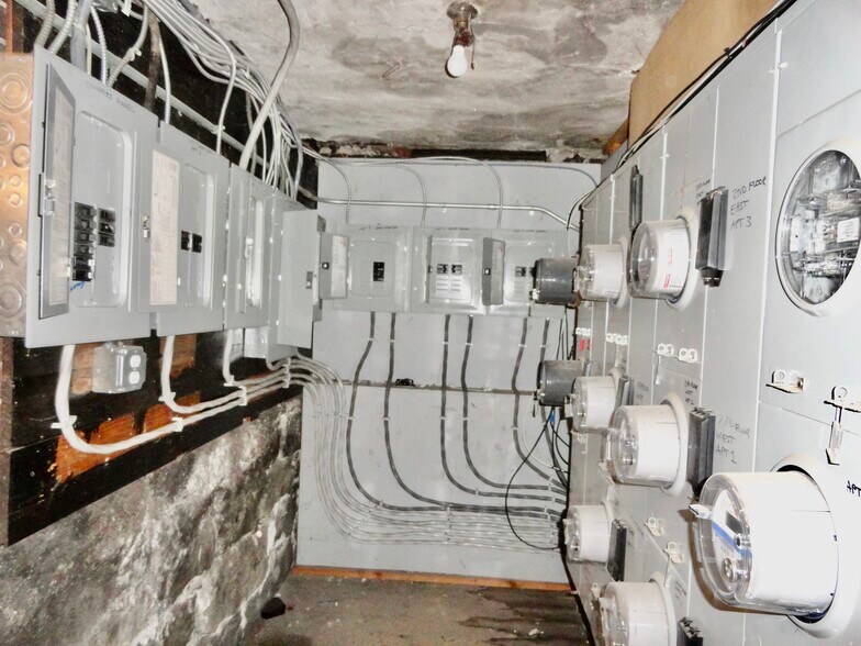 More Photos Of 82 Water St, Torrington Apartments For Lease