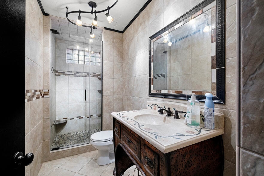 More Photos Of 202 N Main St, Fuquay Varina Freestanding For Sale