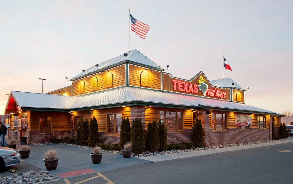 More Photos Of 555 John F Kennedy Rd, Dubuque Unknown For Lease