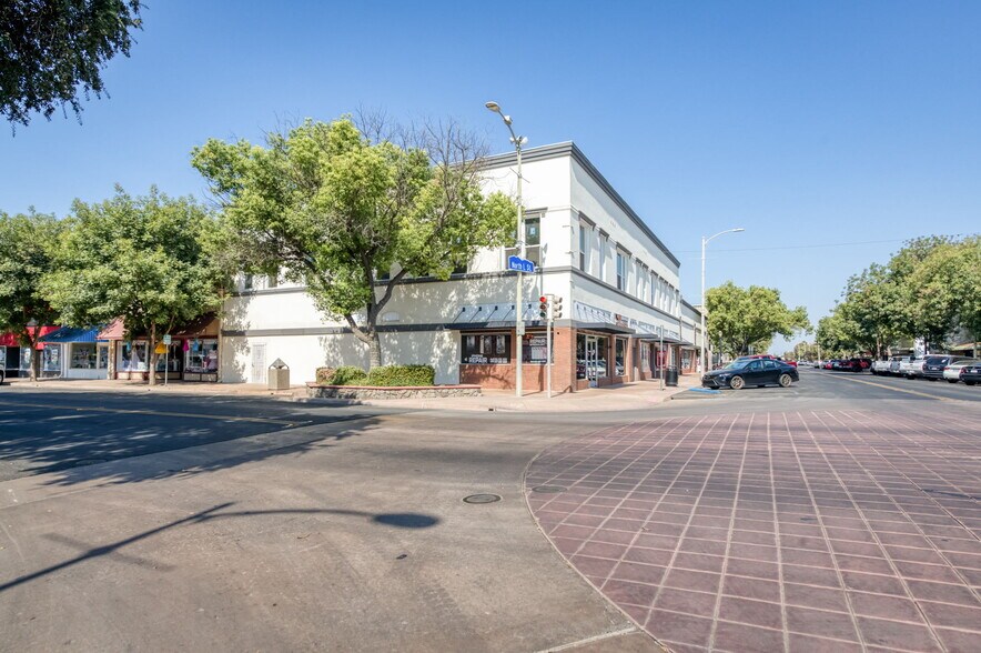 More Photos Of 101 N L St, Dinuba Storefront For Sale
