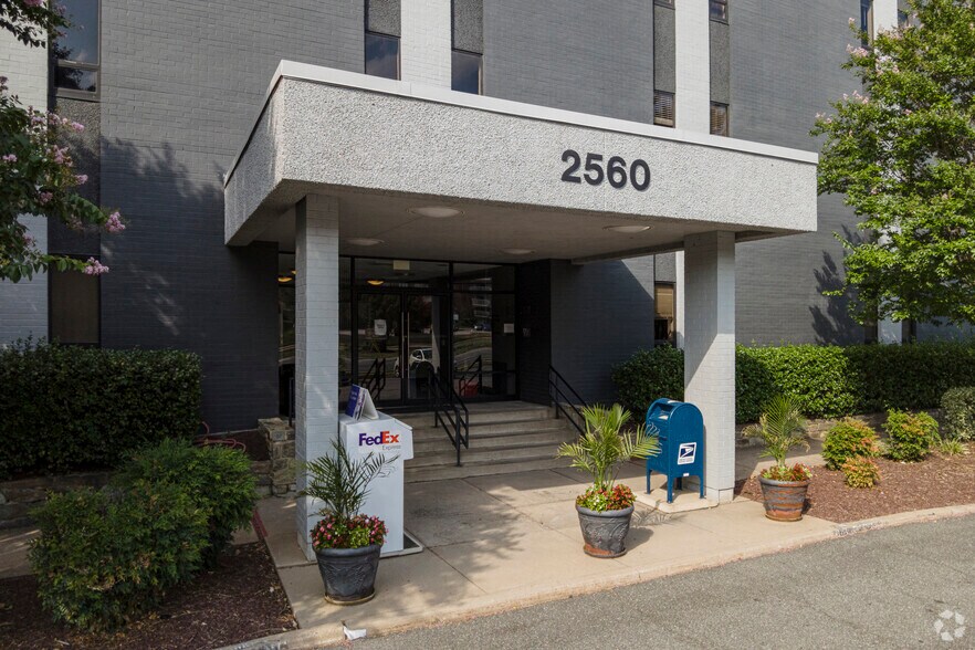 More Photos Of 2560 Huntington Ave, Alexandria Office For Lease