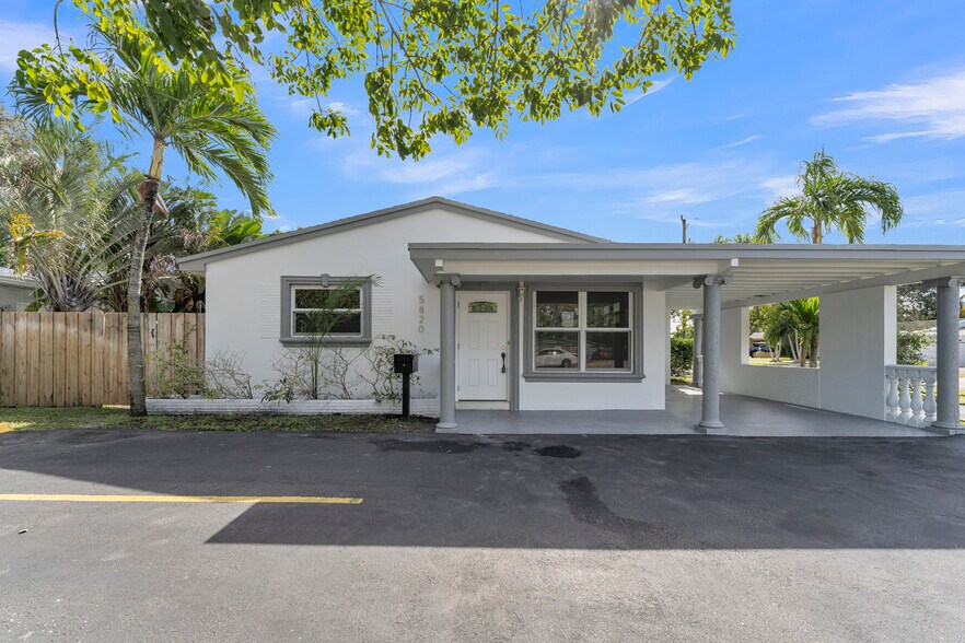 More Photos Of 5820 Sheridan St, Hollywood Office For Lease