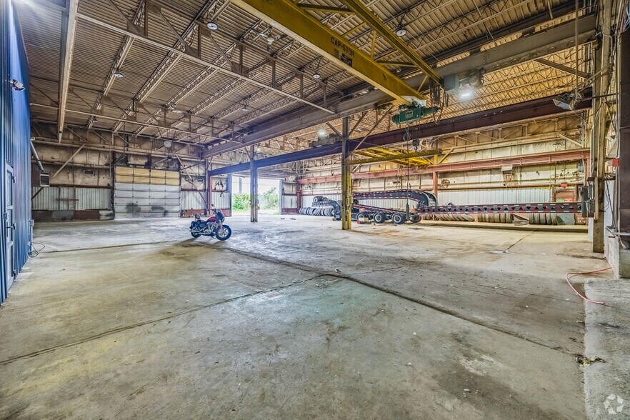 More Photos Of 7660 W 3rd St, Dayton Manufacturing For Lease