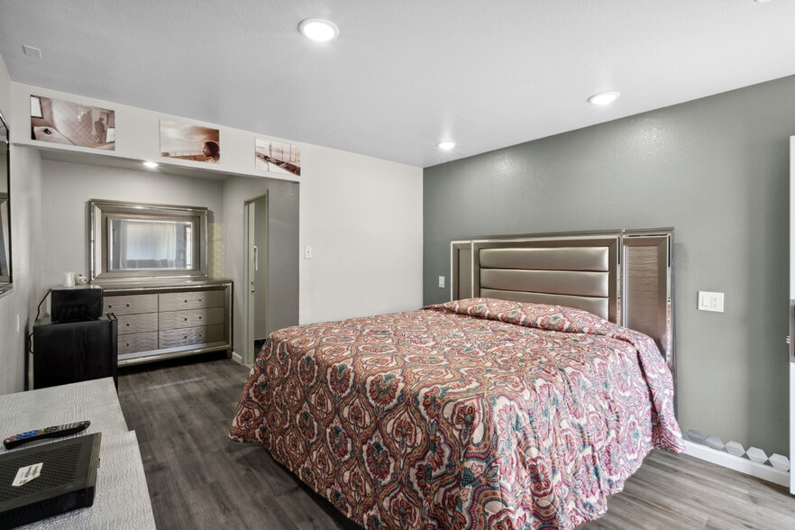 More Photos Of 839 Isabella St, Oakland Hotel For Sale