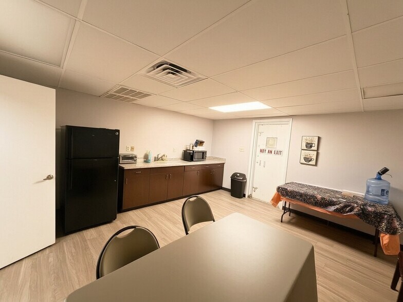 More Photos Of 5703 Martin Luther King Blvd, Houston Medical For Sale