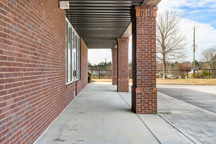 More Photos Of 1111 Chastain Rd, Kennesaw Freestanding For Sale