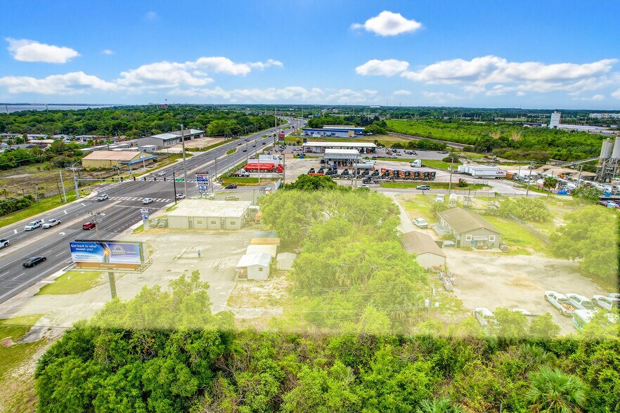 More Photos Of 3535-3555 N Highway 1, Cocoa Serviced Offices For Sale