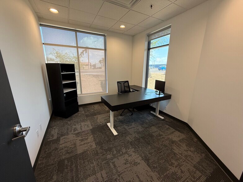 More Photos Of 2050 S Cottonwood Dr, Tempe Medical For Lease
