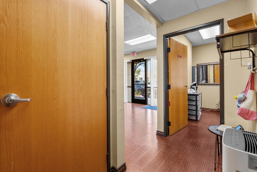 More Photos Of 28041 Smyth Dr, Valencia Light Manufacturing For Lease