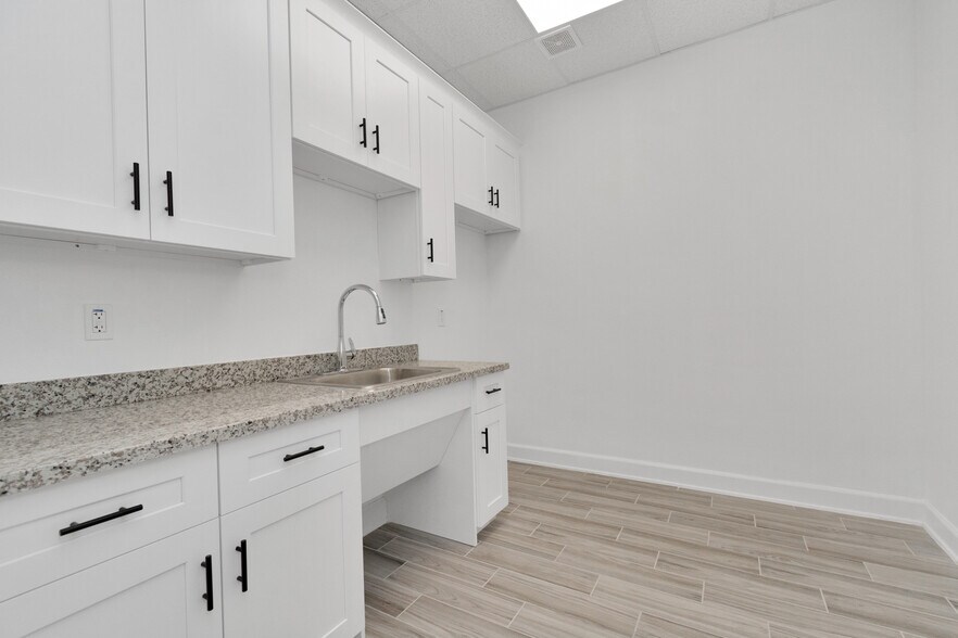 More Photos Of 26077 Nelson Way, Katy Unknown For Lease