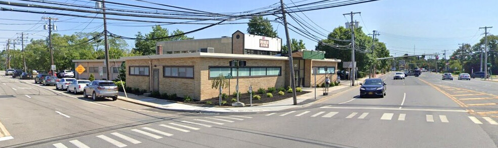 Primary Photo Of 365 Broadway, Amityville Medical For Lease