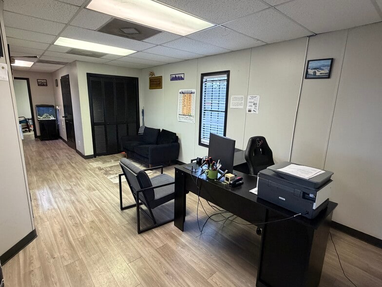 More Photos Of 11055 Eastex Fwy, Houston Auto Dealership For Sale