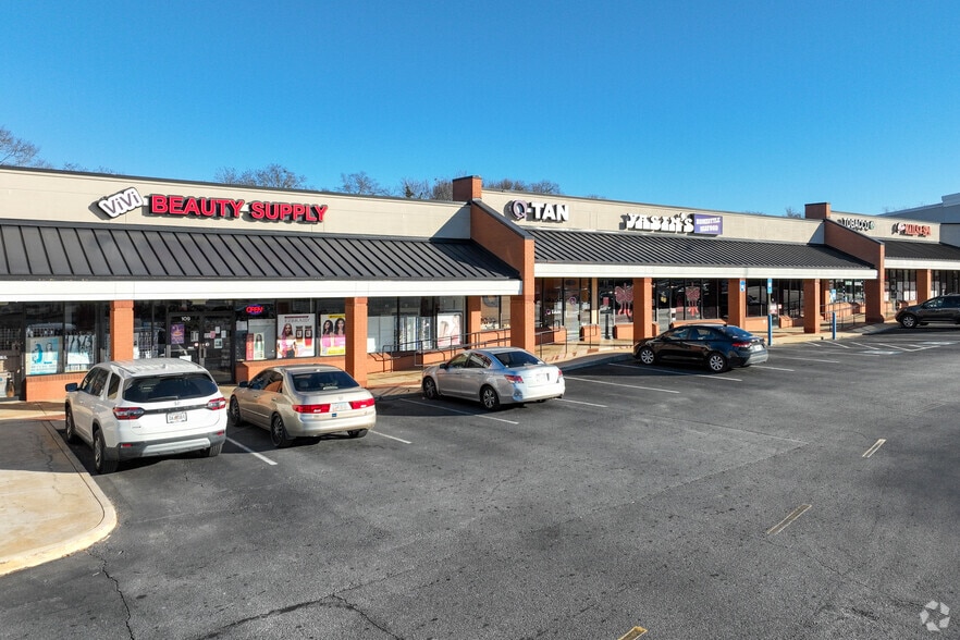 More Photos Of 100 Spalding Square, Griffin Unknown For Lease